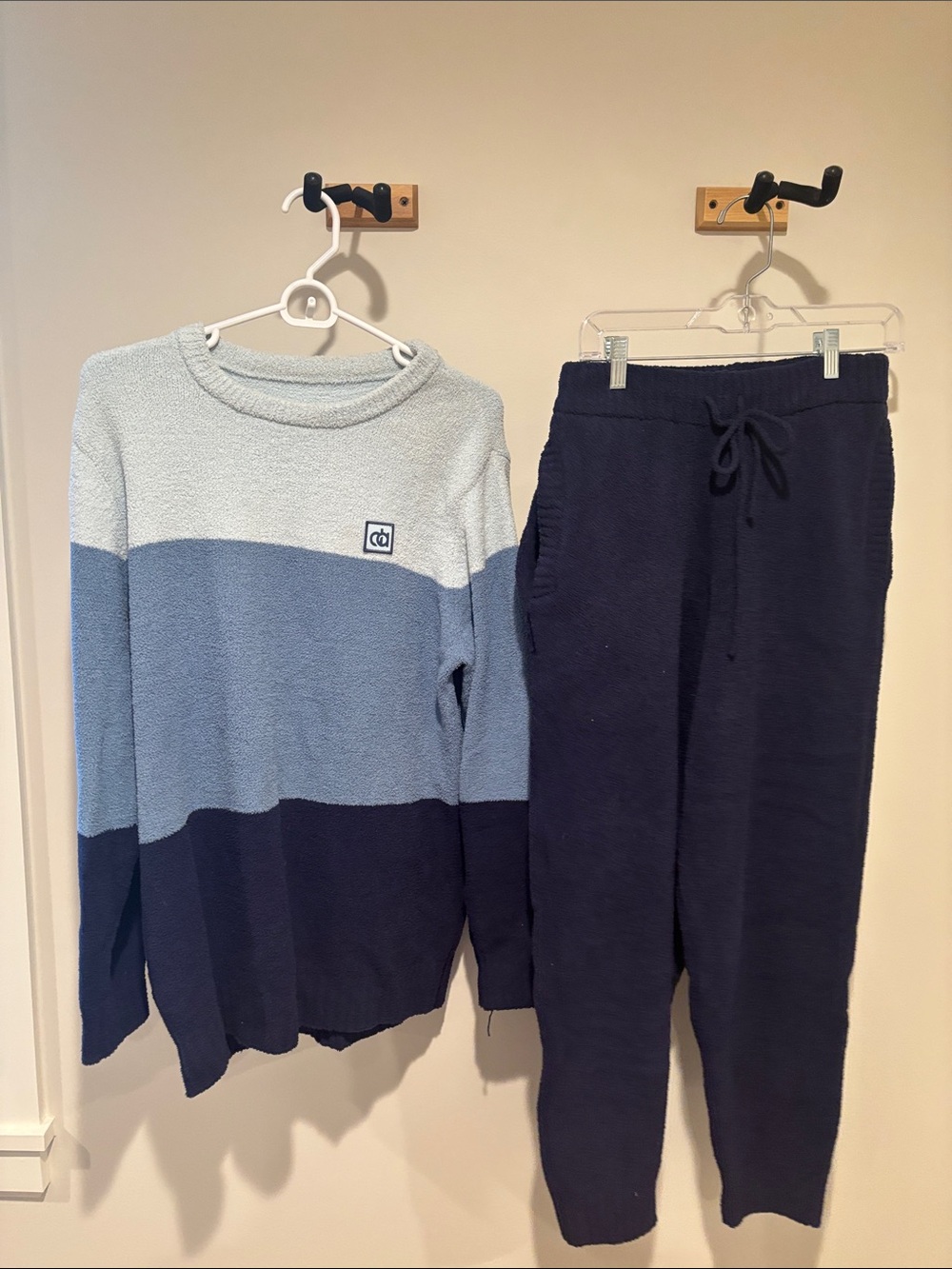 2 for 1 Fluffy shirt and fluffy pants.